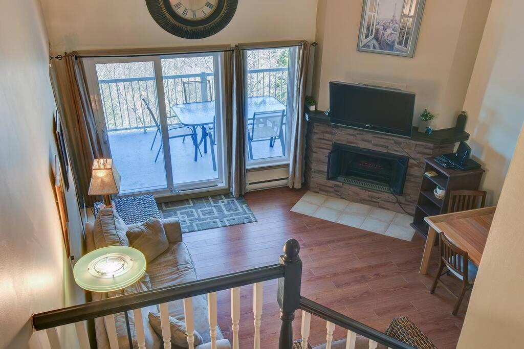 Charming Tremblant 1 Bedroom With Pool And Hot Tub モントランブラン エクステリア 写真