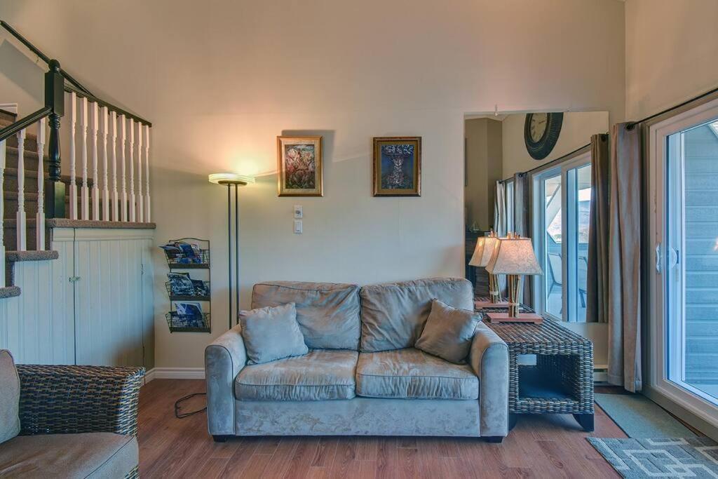 Charming Tremblant 1 Bedroom With Pool And Hot Tub モントランブラン エクステリア 写真